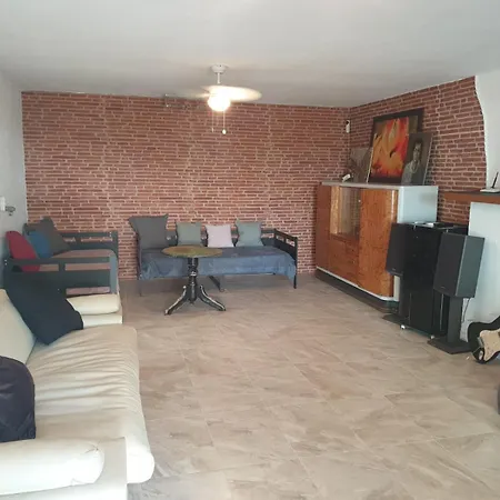 104 Casa Olivia شقة لقنت
